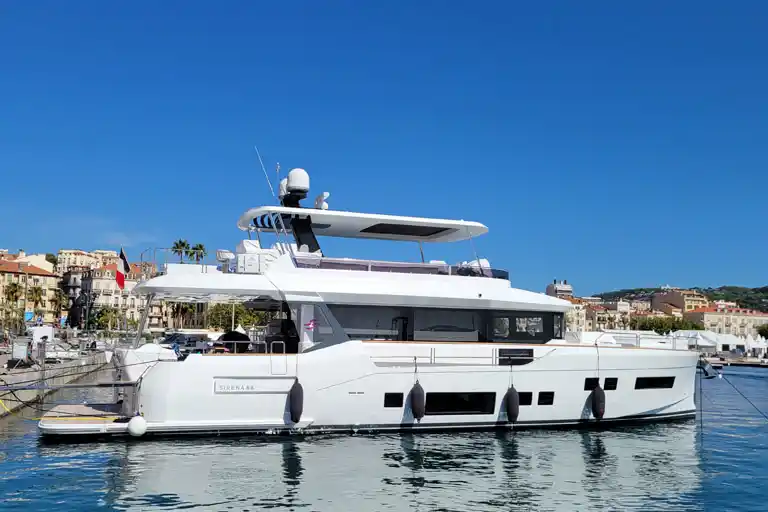 New Sirena 68: optimized layout, low fuel consumption, and gyrostabilized comfort